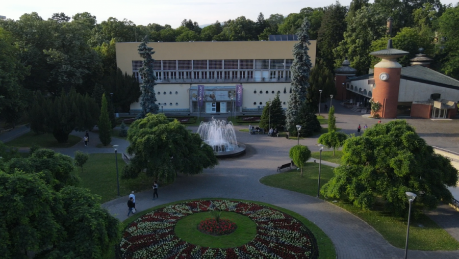 VRNJAČKA BANJA SPREMNA ZA ZIMSKU SEZONU: Bogat program, koncerti i novogodišnji doček privlače turiste svih generacija