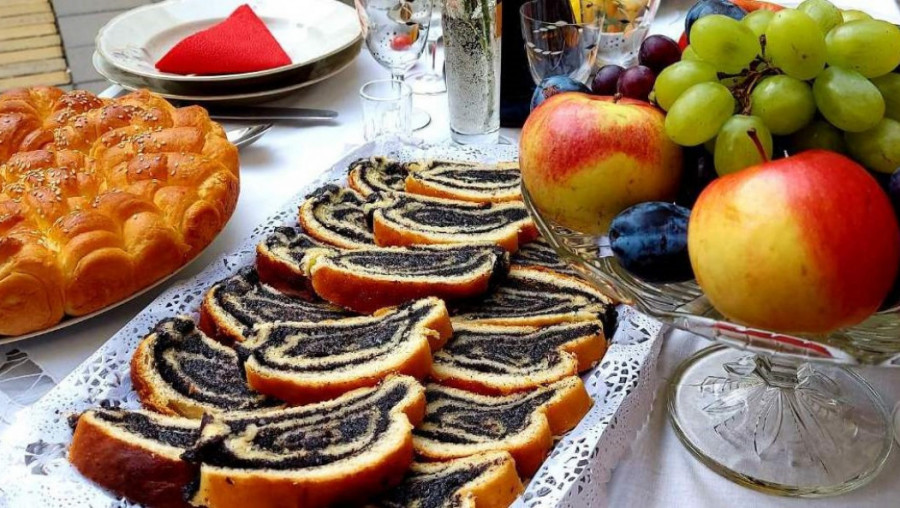 RECEPT ZA SAVRŠENU ŠTRUDLU SA MAKOM