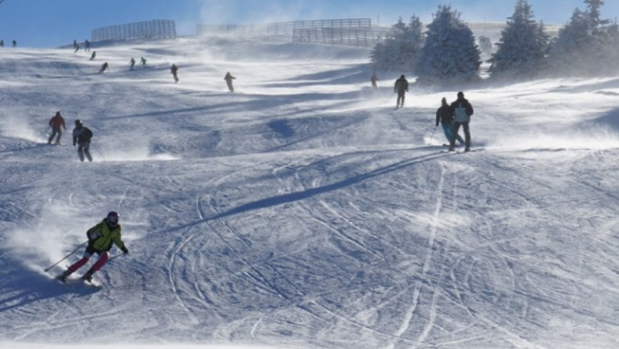 SKIJANJE NA KOPAONIKU: Snega na stazama ima dovoljno, u funkciji gotovo celo skijalište