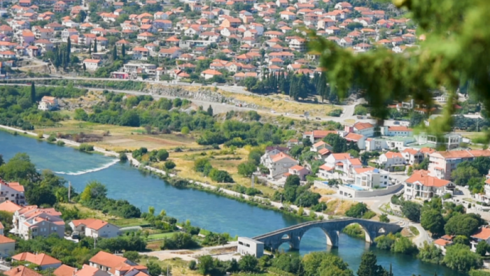 SERIJAL "KIŠOBRAN" u gradu na Trebišnjici