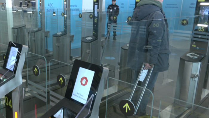 TOKOM LETA MOGUĆA PRIVREMENA SUSPENZIJA EES SISTEMA: U slučaju zastoja na granici radiće se klasična pasoška kontrola