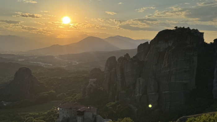 METEORI U GRČKOJ – Sveti stubovi neba i biseri pravoslavlja