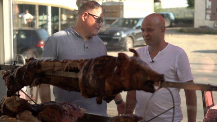 BT REPORTAŽA sa Pečenjijade u Stopanji: Otkrivamo vam tajnu sela sa čak osam pečenjara