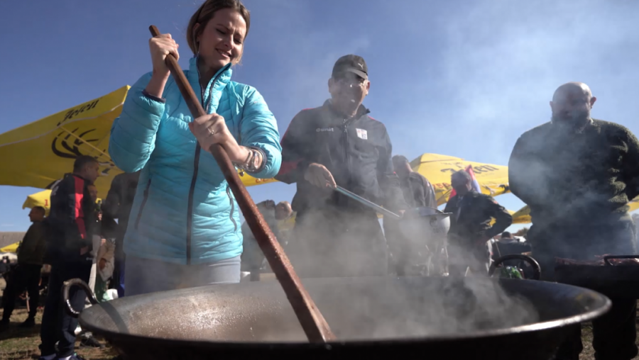 KO JE BOLJE ISTOPIO ČVARKE? Saznajte u novoj BT reportaži sa Čvarak festa u Kaću