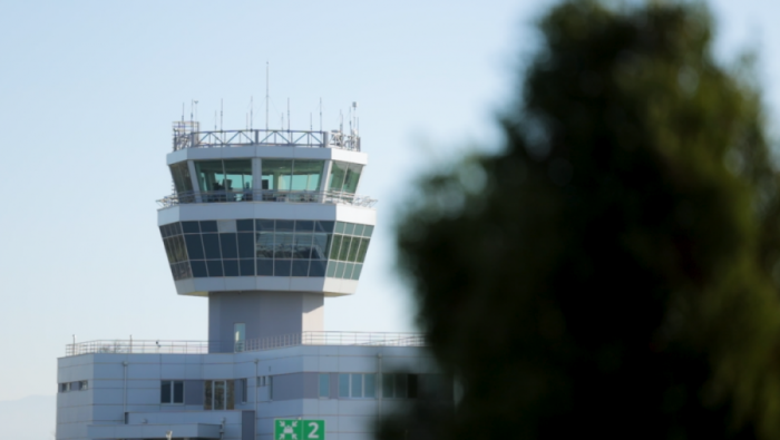 VEĆI BROJ PUTNIKA NA AERODROMU MORAVA: Tokom leta pojačano interesovanje
