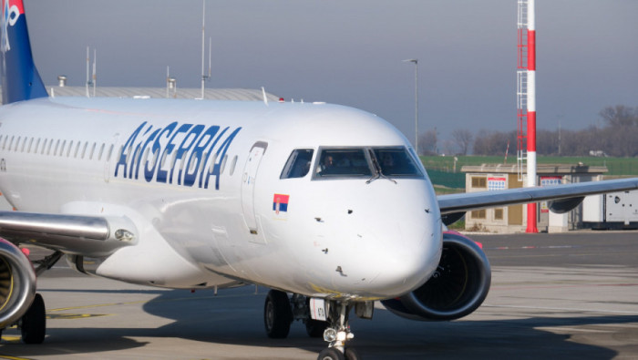 JOŠ JEDAN AVION U BOJAMA ER SRBIJE: Stigao novi Embraer