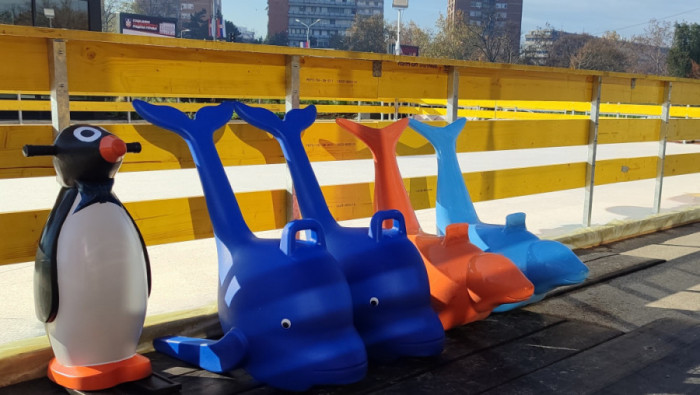 "THE KLIZALIŠTE i NOVOGODIŠNJI MARKET" kod Tržnog centra Ušće