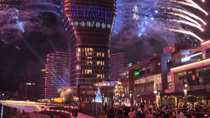 DOČEK NOVE 2026. GODINE U SRBIJI: Proslava u domovima, restoranima, hotelima, na gradskim trgovima...