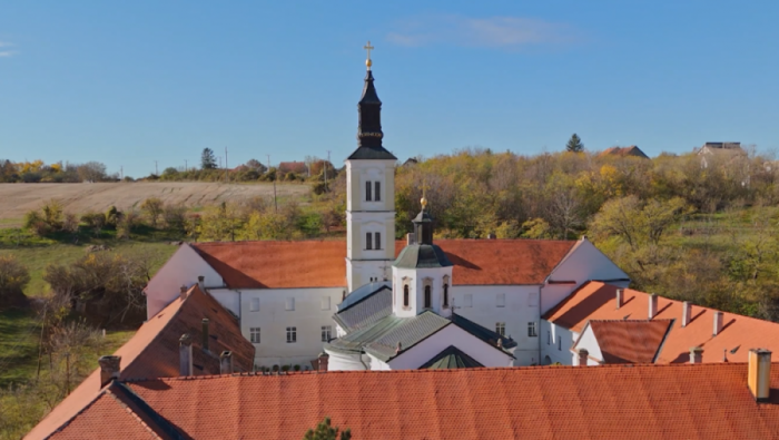 MANASTIR KRUŠEDOL u novoj epizodi serijala "Putokaz" na televiziji Balkan Trip