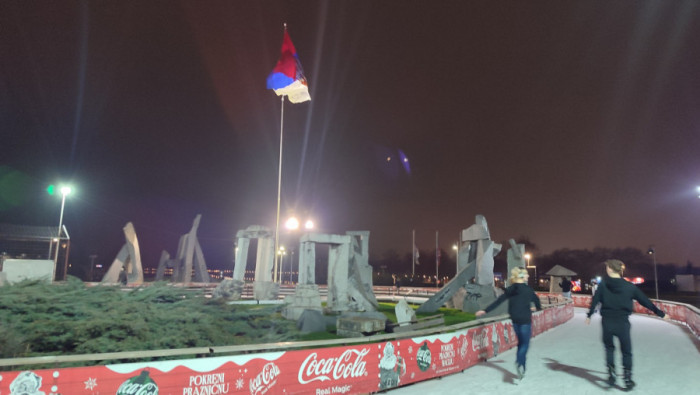 KLIZANJE NA ADI: Još nekoliko dana uživanja na ledu pored jezera