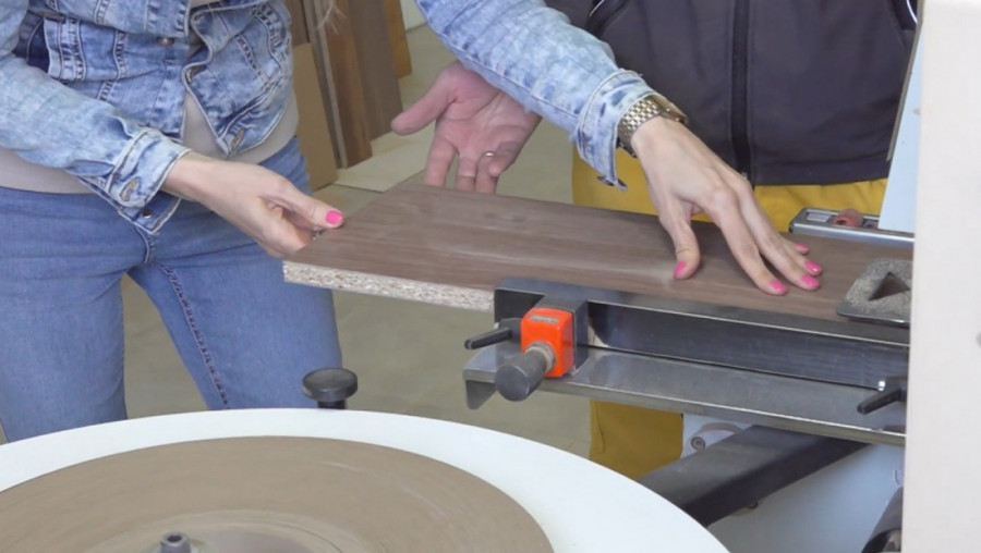 SRBIJA RADI, SRBIJA SE GRADI u epizodi "Nameštaj Rustik, porodica Mikić, Paligrace kod Niša"