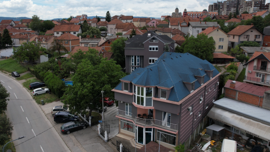 PRIČE IZ LOBIJA: Hotel "Lama" u Kragujevcu i bajkovito etno-selo Lužnice