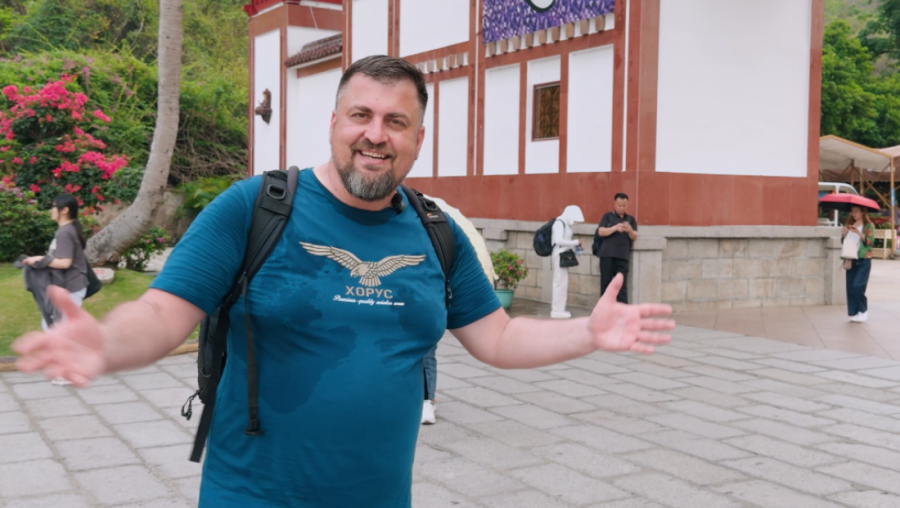 KULTURISTA NA HAJNANU: Budistički hramovi